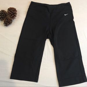 NIKE Wide Leg Workout Capris Black